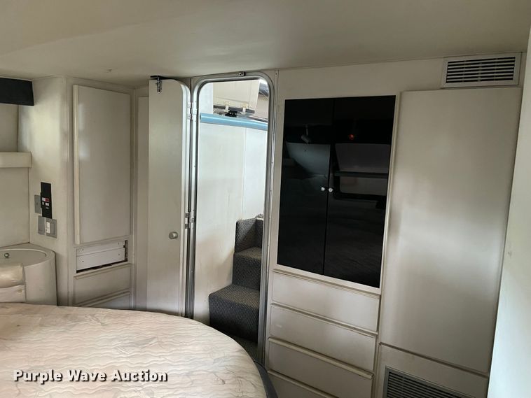 image for item MR9076 1989 Wellcraft  boat