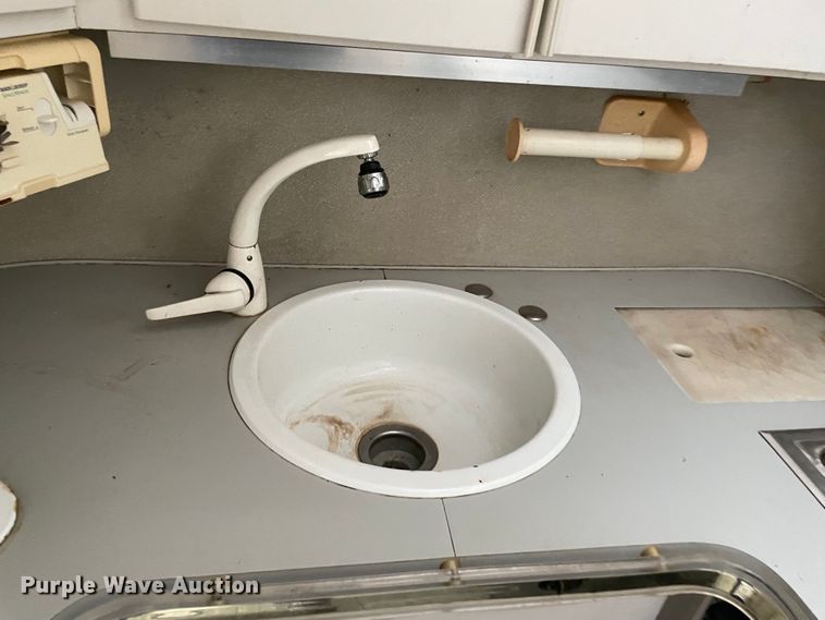 image for item MR9076 1989 Wellcraft  boat