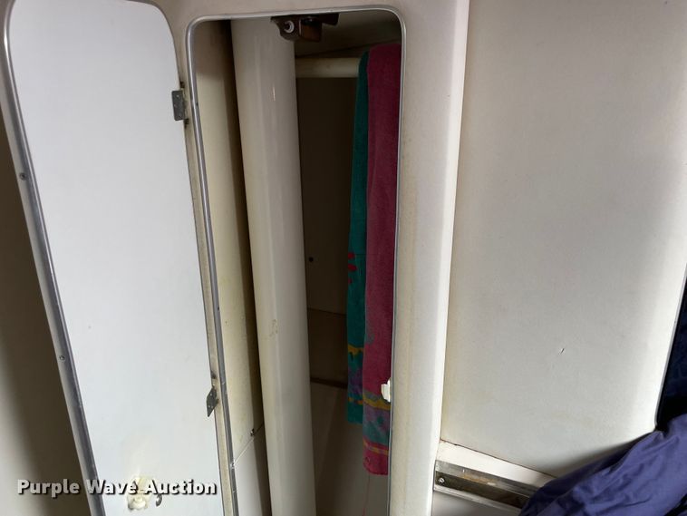 image for item MR9076 1989 Wellcraft  boat