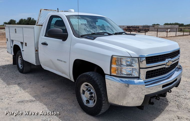 image for item MY9378 2010 Chevrolet Silverado 2500HD  utility bed pickup truck