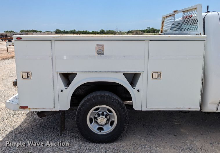 image for item MY9378 2010 Chevrolet Silverado 2500HD  utility bed pickup truck