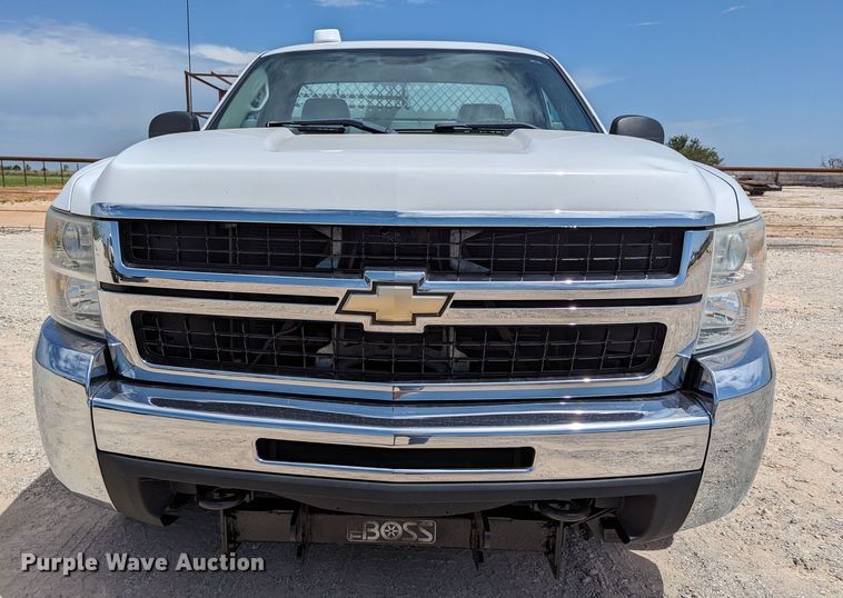 image for item MY9378 2010 Chevrolet Silverado 2500HD  utility bed pickup truck