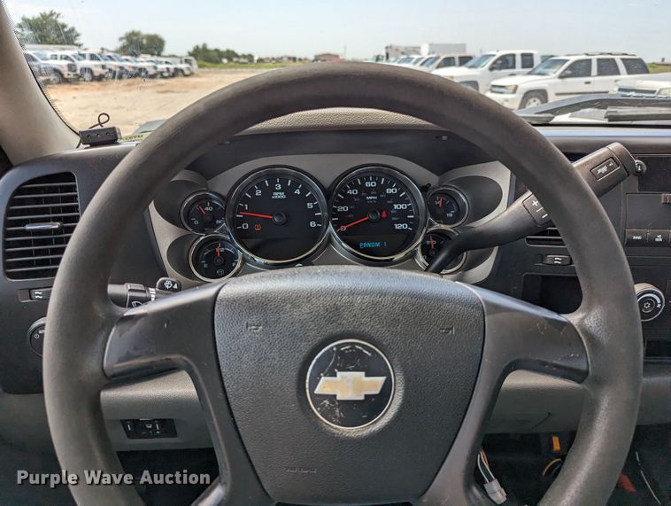 image for item MY9378 2010 Chevrolet Silverado 2500HD  utility bed pickup truck