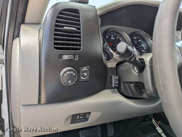 image for item MY9378 2010 Chevrolet Silverado 2500HD  utility bed pickup truck