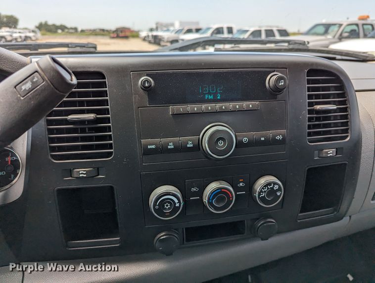 image for item MY9378 2010 Chevrolet Silverado 2500HD  utility bed pickup truck