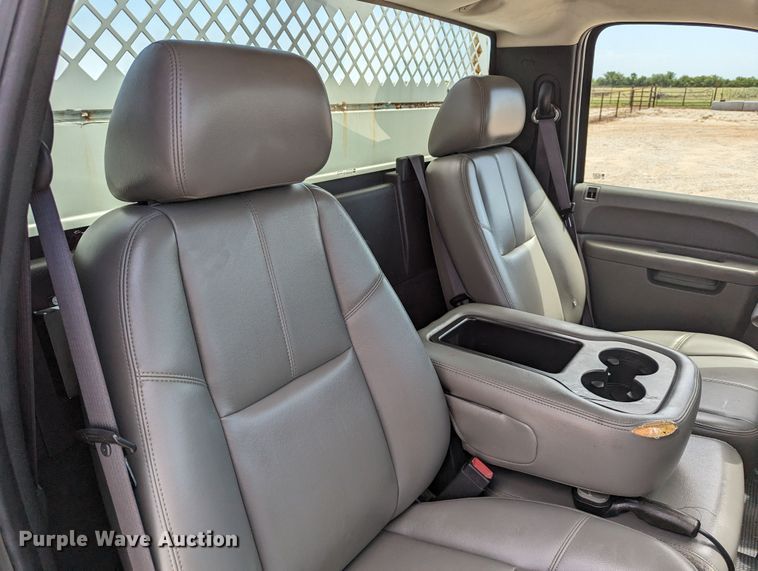 image for item MY9378 2010 Chevrolet Silverado 2500HD  utility bed pickup truck