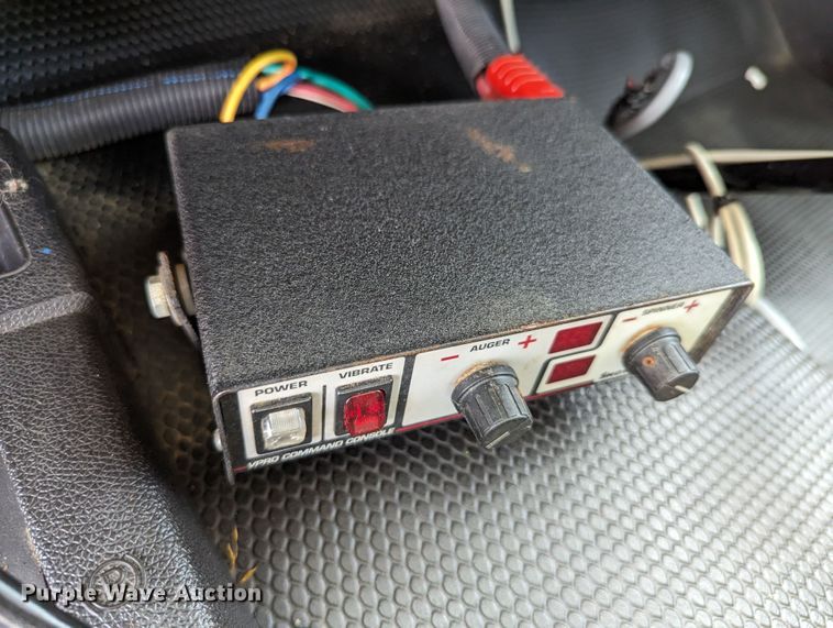 image for item MY9378 2010 Chevrolet Silverado 2500HD  utility bed pickup truck