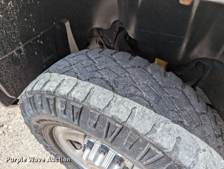 image for item MY9378 2010 Chevrolet Silverado 2500HD  utility bed pickup truck