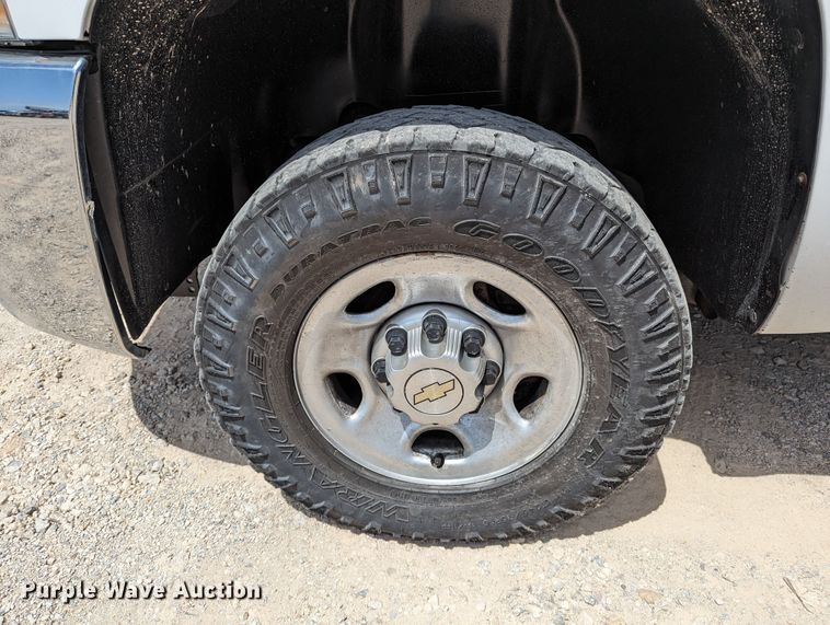 image for item MY9378 2010 Chevrolet Silverado 2500HD  utility bed pickup truck