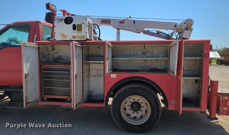 image for item MY9486 2000  Ford F650 Super Duty  utility / service truck