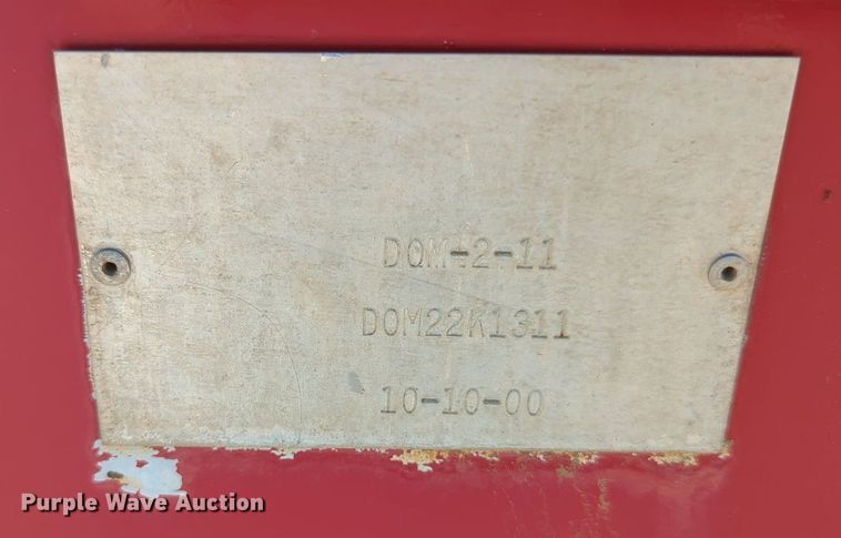 image for item MY9486 2000  Ford F650 Super Duty  utility / service truck