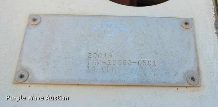 image for item MY9486 2000  Ford F650 Super Duty  utility / service truck