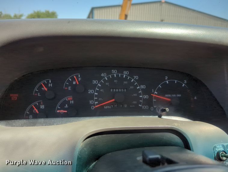 image for item MY9486 2000  Ford F650 Super Duty  utility / service truck