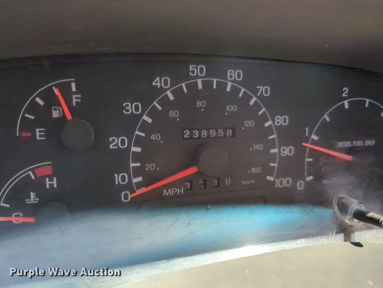 image for item MY9486 2000  Ford F650 Super Duty  utility / service truck