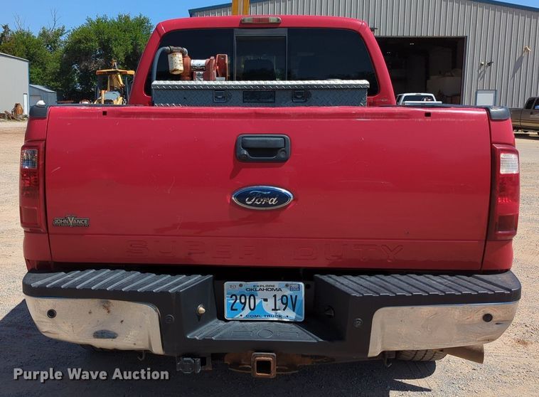 image for item MY9488 2011  Ford F250 Super Duty  Crew Cab pickup truck