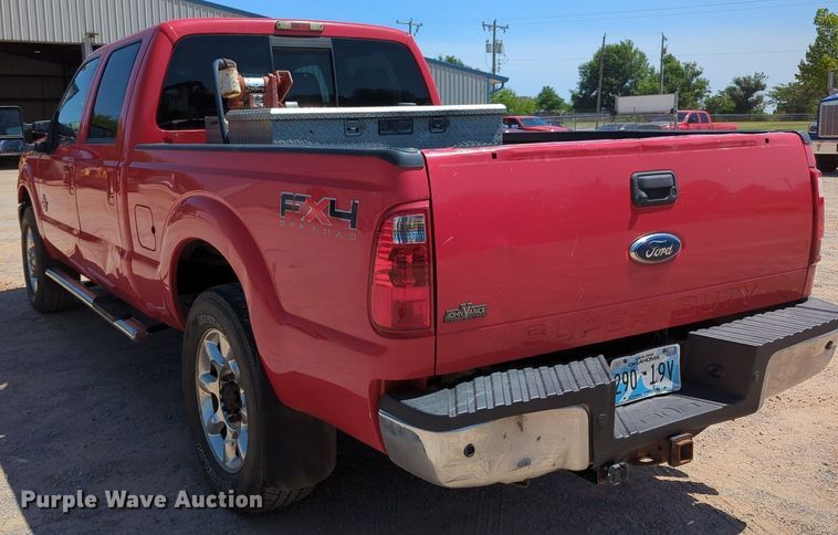 image for item MY9488 2011  Ford F250 Super Duty  Crew Cab pickup truck