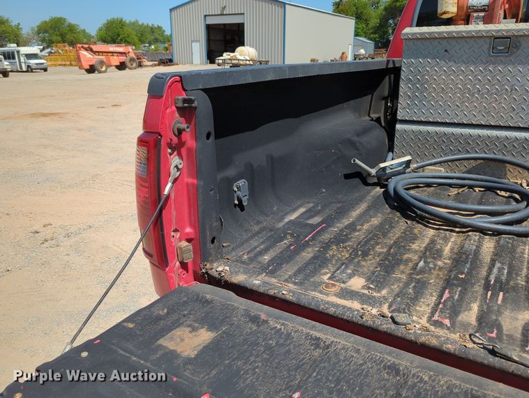 image for item MY9488 2011  Ford F250 Super Duty  Crew Cab pickup truck