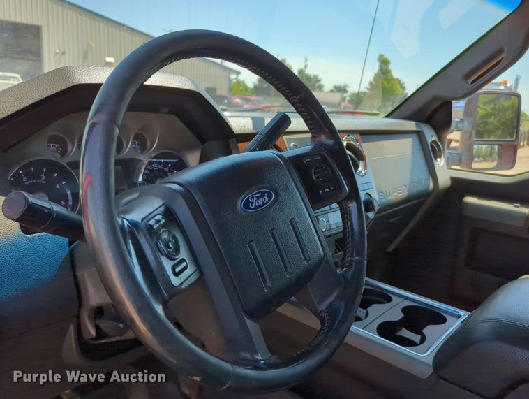 image for item MY9488 2011  Ford F250 Super Duty  Crew Cab pickup truck