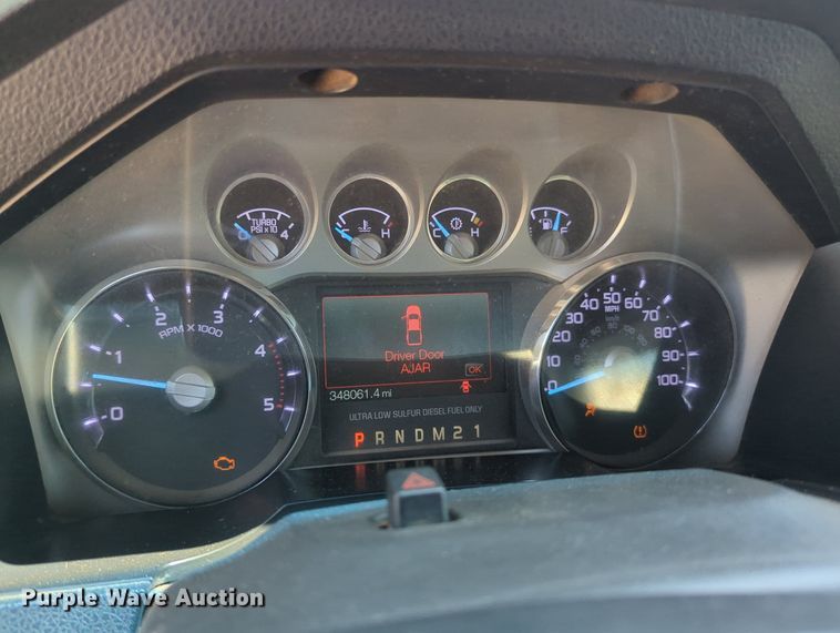 image for item MY9488 2011  Ford F250 Super Duty  Crew Cab pickup truck