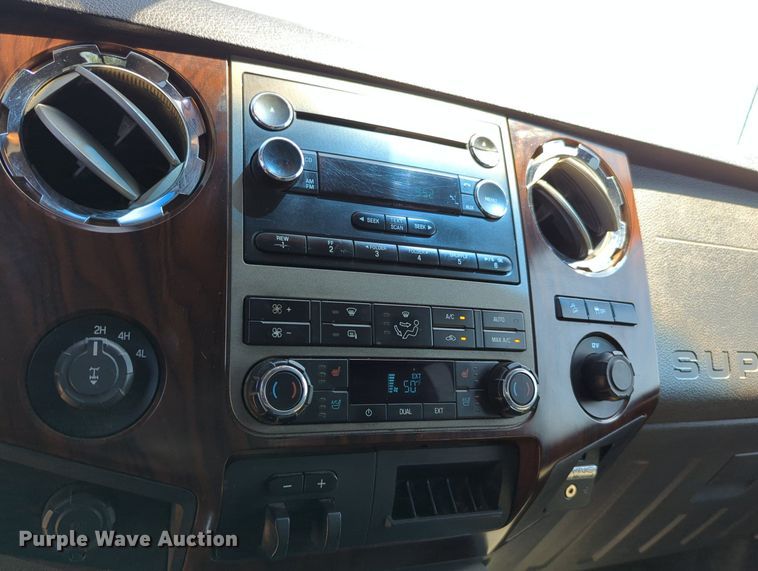 image for item MY9488 2011  Ford F250 Super Duty  Crew Cab pickup truck