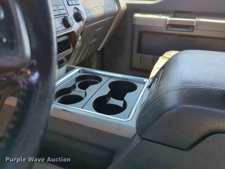 image for item MY9488 2011  Ford F250 Super Duty  Crew Cab pickup truck