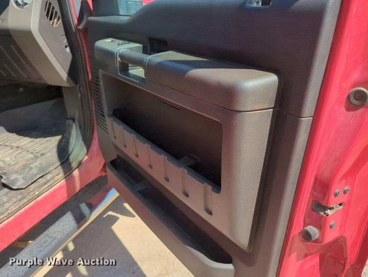 image for item MY9488 2011  Ford F250 Super Duty  Crew Cab pickup truck