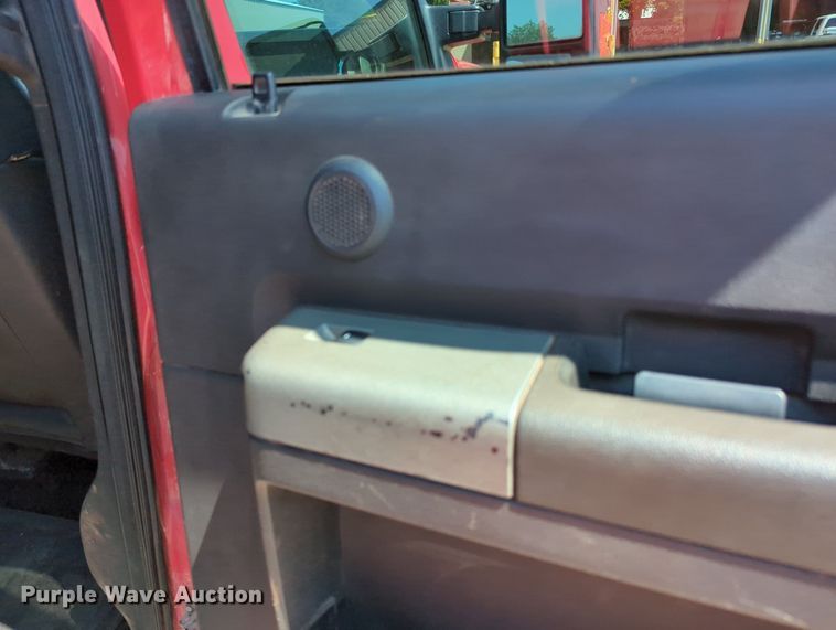 image for item MY9488 2011  Ford F250 Super Duty  Crew Cab pickup truck