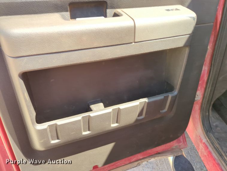 image for item MY9488 2011  Ford F250 Super Duty  Crew Cab pickup truck