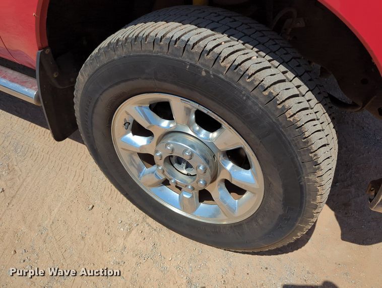 image for item MY9488 2011  Ford F250 Super Duty  Crew Cab pickup truck