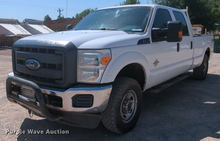 image for item MY9490 2015  Ford F250 Super Duty  Crew Cab pickup truck