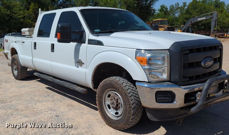 image for item MY9490 2015  Ford F250 Super Duty  Crew Cab pickup truck