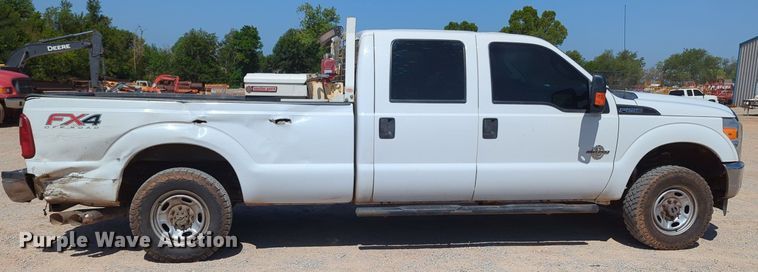image for item MY9490 2015  Ford F250 Super Duty  Crew Cab pickup truck