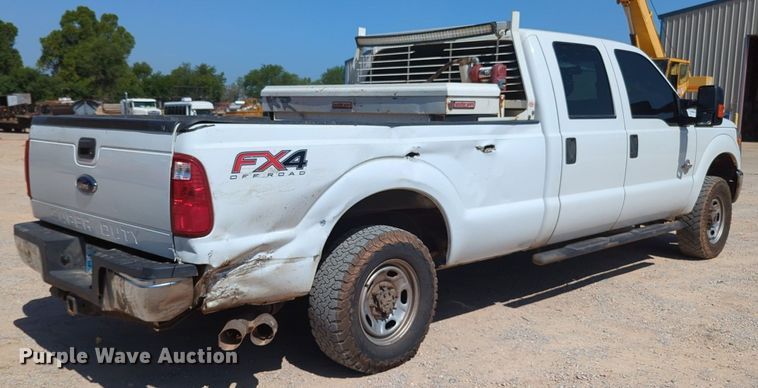 image for item MY9490 2015  Ford F250 Super Duty  Crew Cab pickup truck