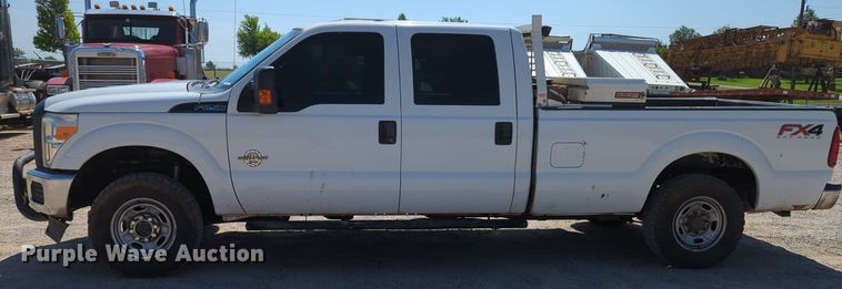 image for item MY9490 2015  Ford F250 Super Duty  Crew Cab pickup truck