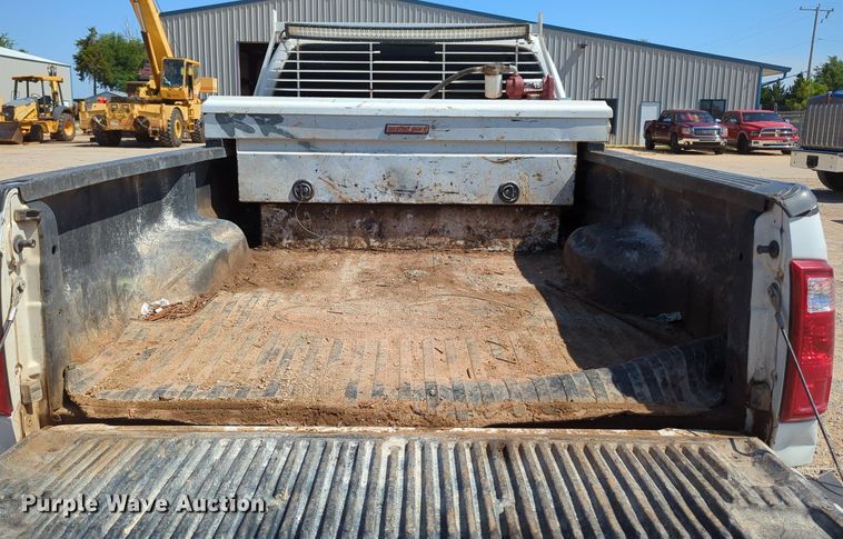 image for item MY9490 2015  Ford F250 Super Duty  Crew Cab pickup truck