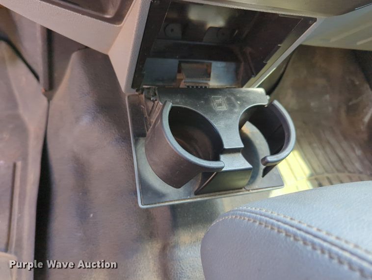 image for item MY9490 2015  Ford F250 Super Duty  Crew Cab pickup truck