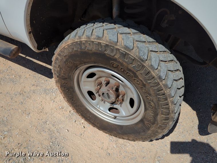 image for item MY9490 2015  Ford F250 Super Duty  Crew Cab pickup truck