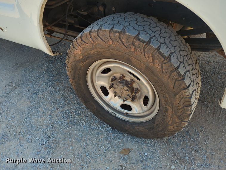 image for item MY9490 2015  Ford F250 Super Duty  Crew Cab pickup truck