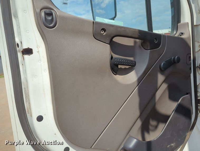 image for item MY9491 2006 Freightliner M2  roll-off container truck