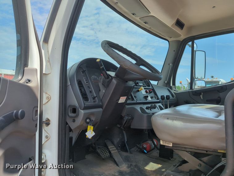 image for item MY9491 2006 Freightliner M2  roll-off container truck