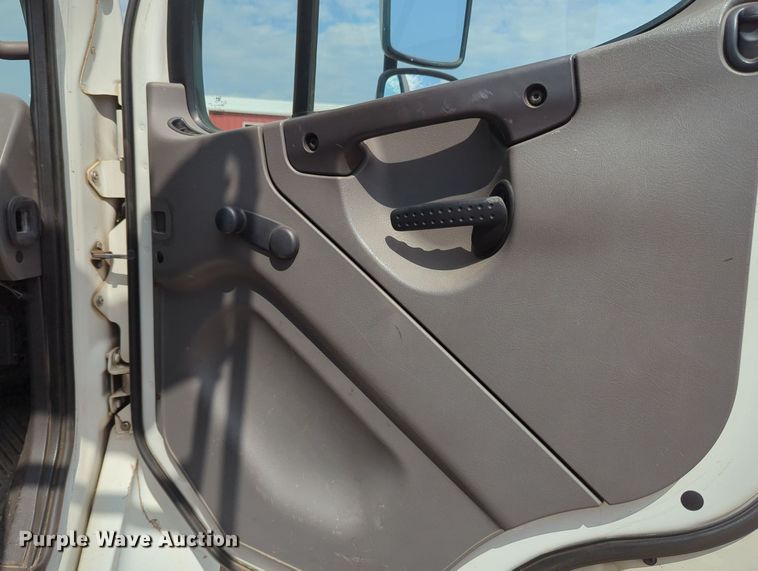 image for item MY9491 2006 Freightliner M2  roll-off container truck