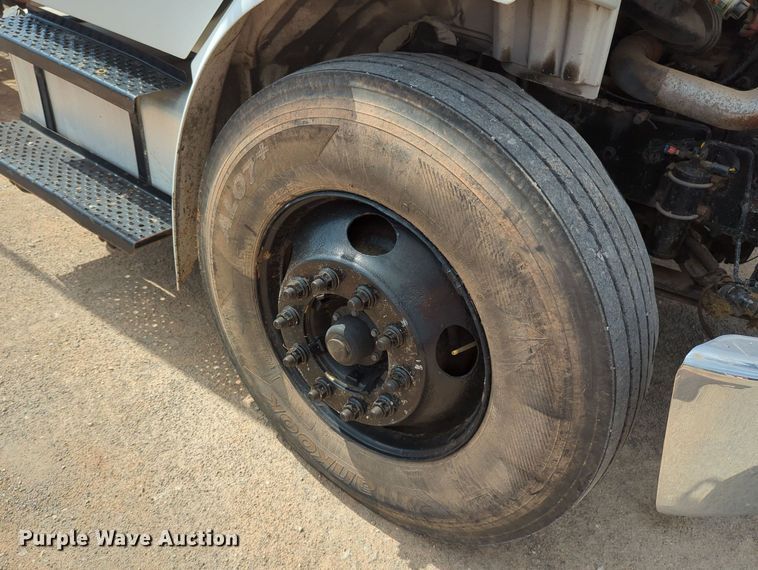 image for item MY9491 2006 Freightliner M2  roll-off container truck