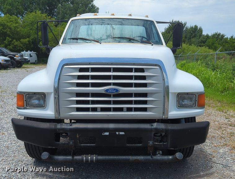 image for item MY9501 1998 Ford F800  water truck