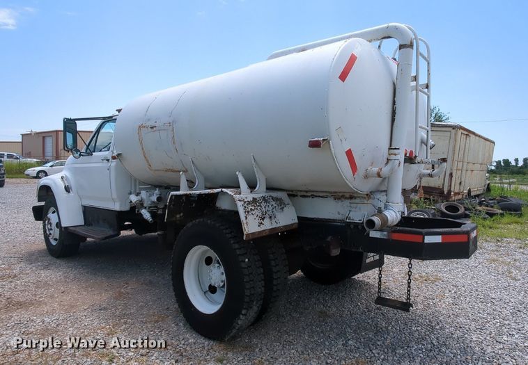image for item MY9501 1998 Ford F800  water truck