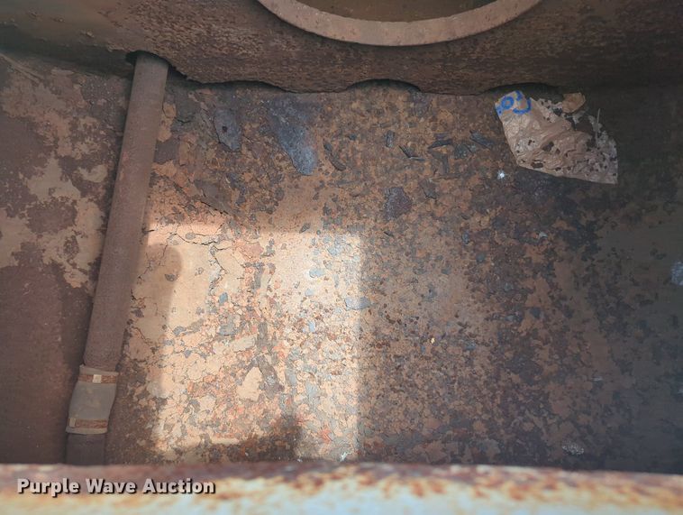 image for item MY9501 1998 Ford F800  water truck