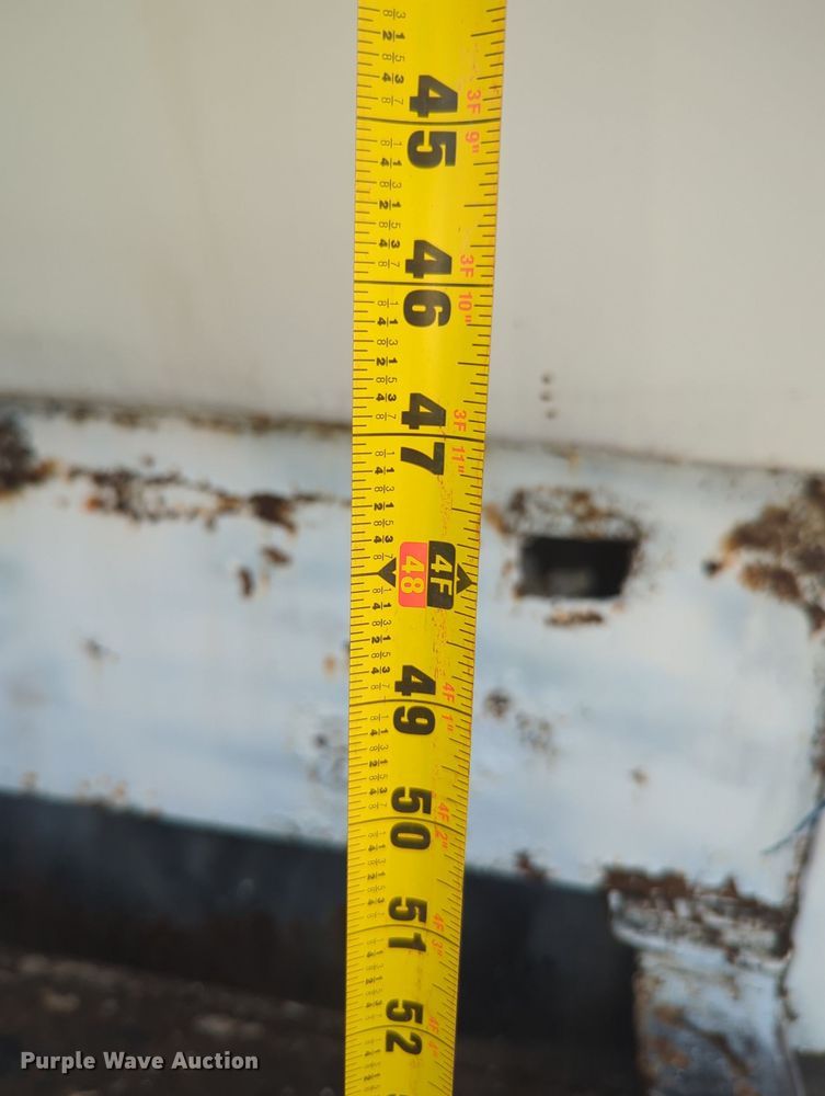 image for item MY9501 1998 Ford F800  water truck