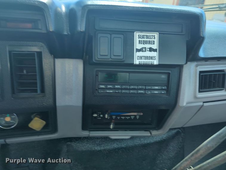 image for item MY9501 1998 Ford F800  water truck