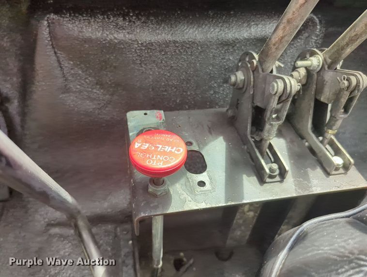 image for item MY9501 1998 Ford F800  water truck