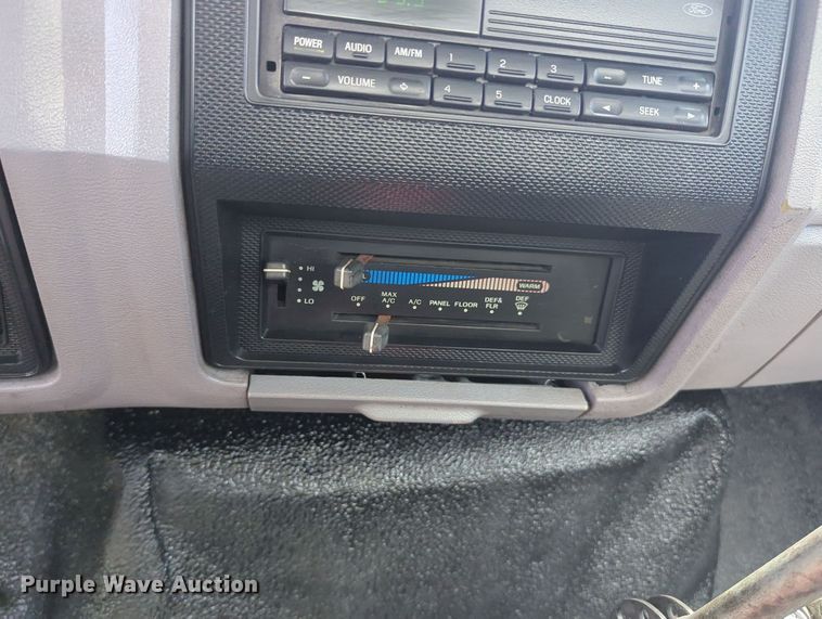 image for item MY9501 1998 Ford F800  water truck