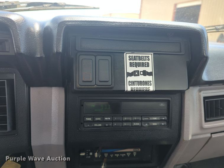 image for item MY9501 1998 Ford F800  water truck